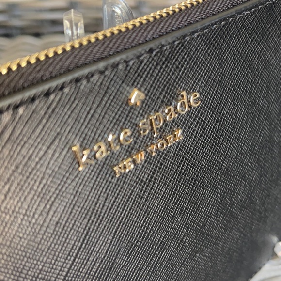 Kate Spade medium Lzip wristlet - Picture 11 of 16